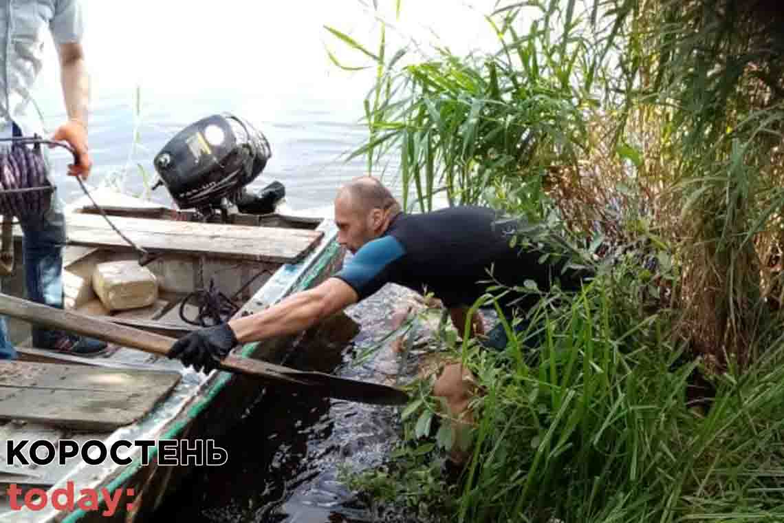 В Коростенському районі рятувальники витягнули зі ставка тіло потопельника