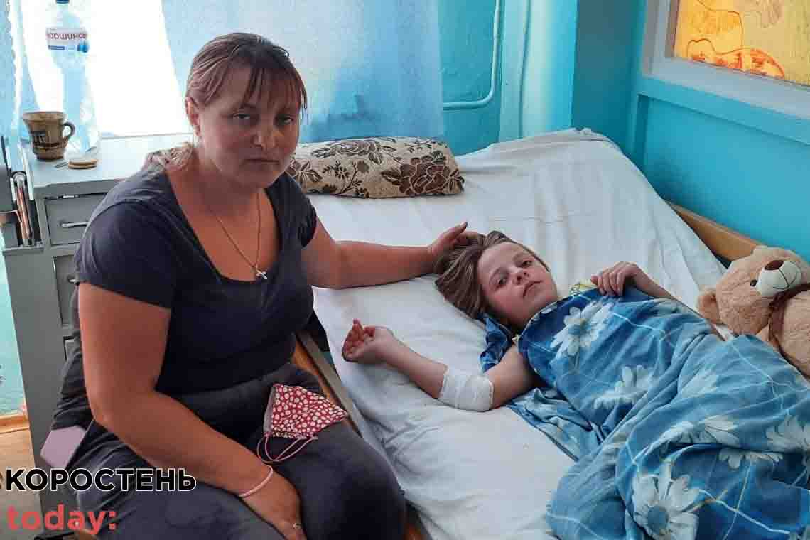 Дівчинка, яку в селі Коростенського району збив мотоцикл, досі в житомирській лікарні: винуватця ДТП - шукають