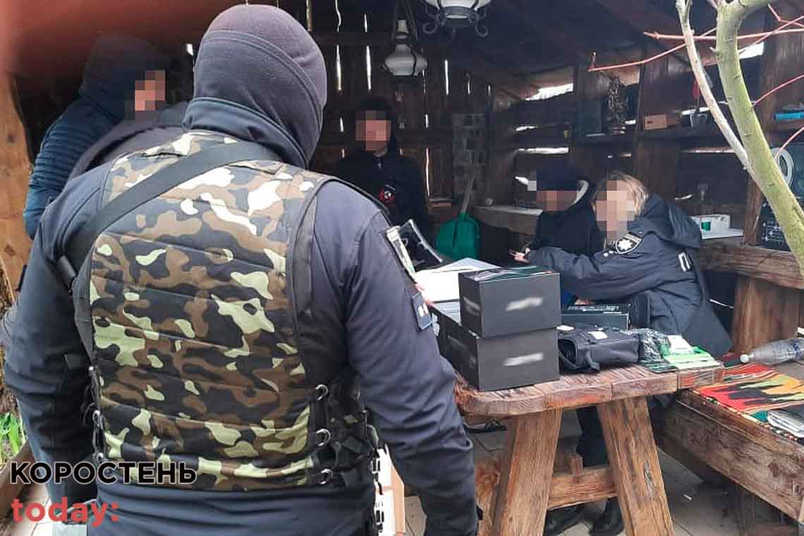 На Житомирщині затримали "волонтерів", які продавали гуманітарні теплевізори