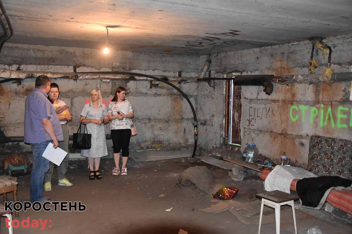 У Коростені представники цивільного захисту почали оглядати укриття в будинках (ФОТО)