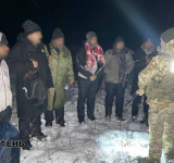 На півночі Житомирщини затримано групу нелегальних мігрантів, яких до кордону доставили білоруські прикордонники