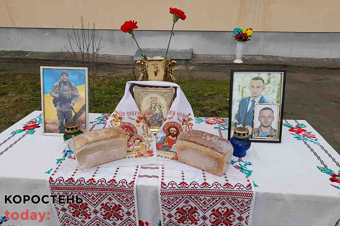 На приміщенні Овруцького ліцею відкрили дві меморіальні дошки-пам'яті військовим, які захищали Україну