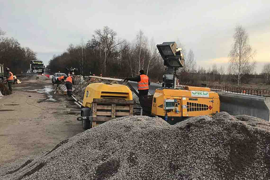 Міст на автодорозі Коростень-Житомир, який підірвали наприкінці лютого 2022 року, відкриють за два місяці