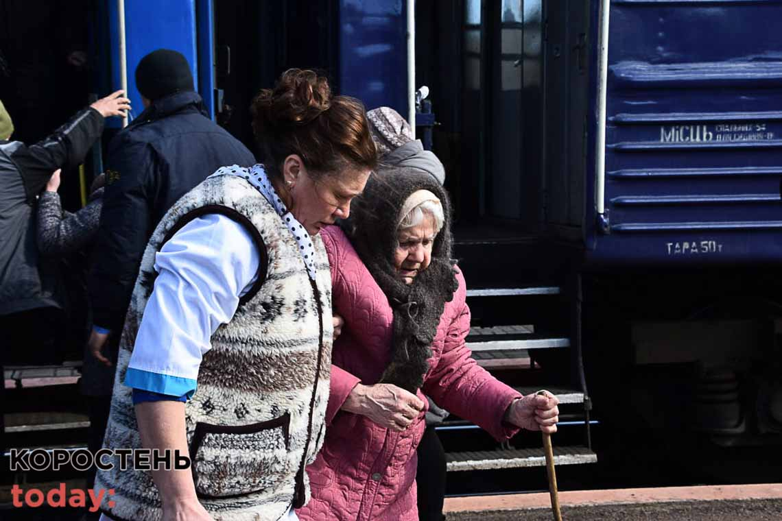 До Житомирщини евакуювали близько півсотні маломобільних громадян з інвалідністю із Харківської області
