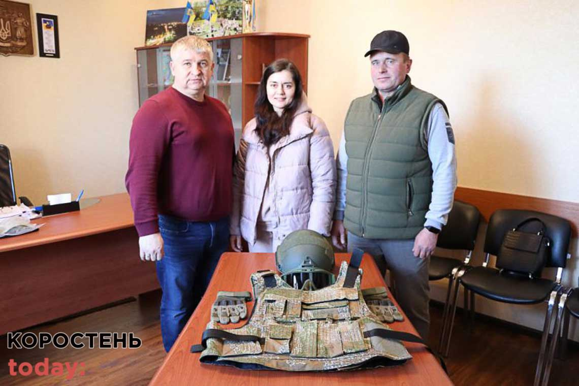 Трьом військовим з Олевщини передали спорядження, придбане за кошти від благодійних заходів та ярмарок