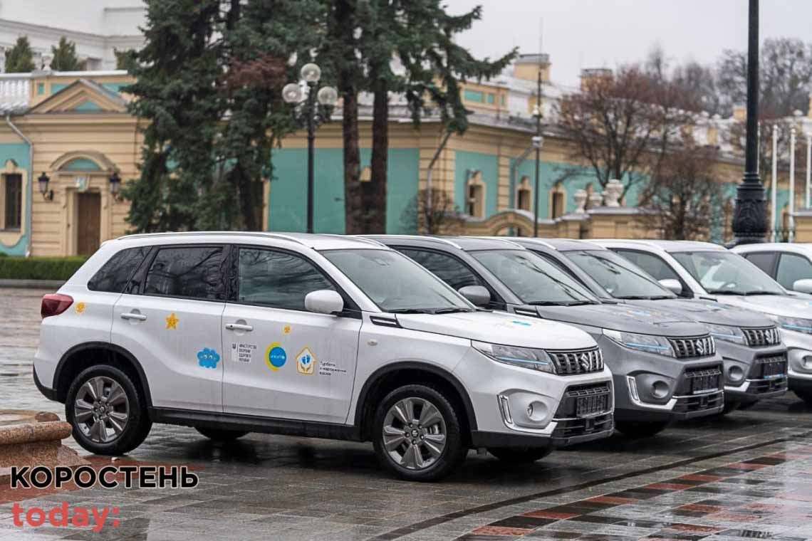 Центри ПМСД у Коростенській, Овруцькій та Олевській громадах отримали спеціалізовані автомобілі
