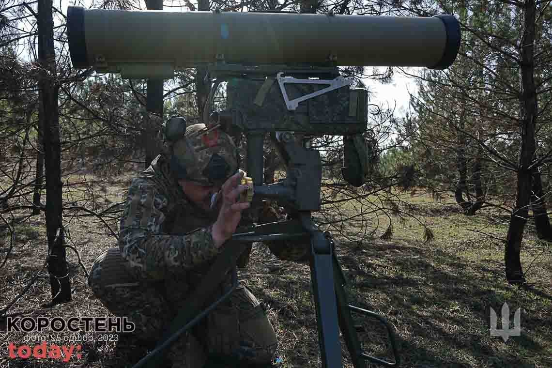 Б'ємо ворога його ж зброєю: житомирські десантники показали, як нищать ворога трофейним ракетним комплексом