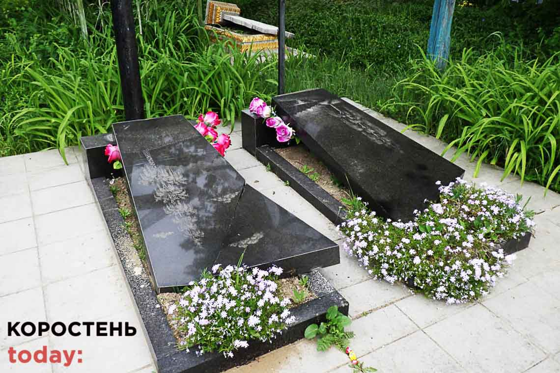 На кладовищі в Овручі юнак напідпитку понівечив пам'ятники та хрести (ФОТО)