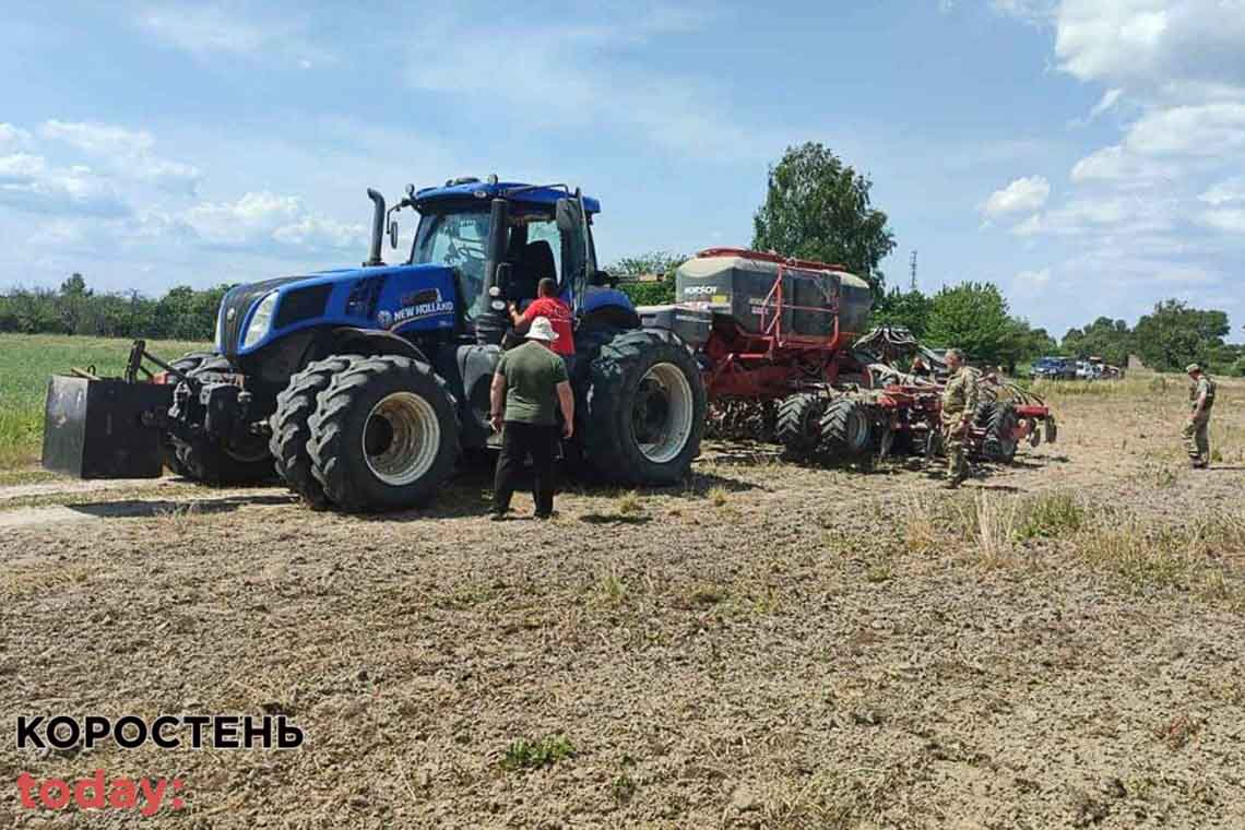 Під час обробки поля на території Народицької громади біля трактора здетонував елемент від "Урагану"