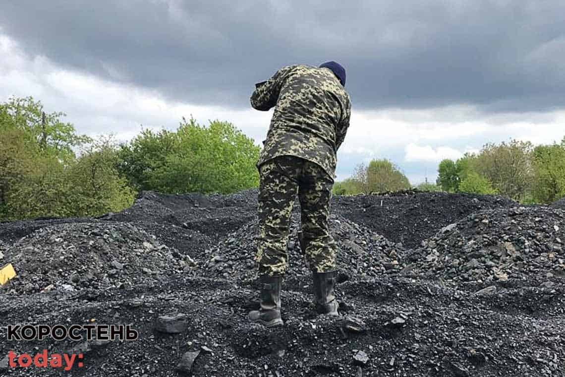 Підприємцю з Житомирщини, який постачав неякісне вугілля у військові частини, повідомили про підозру