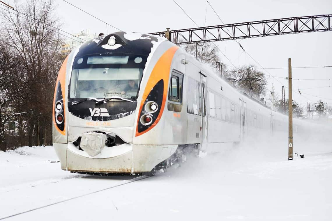 «Укрзалізниця» відновлює потяг Київ-Славське, який рухатиметься через Коростень