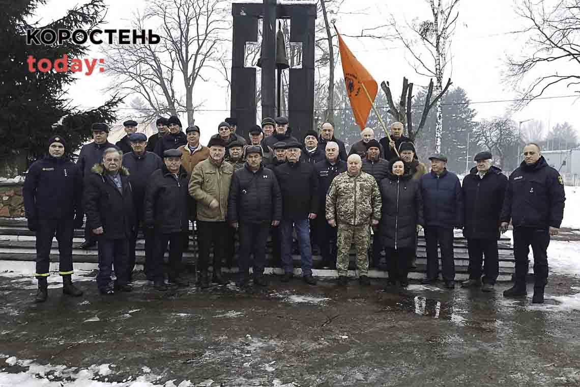 В Овруцькій громаді покладанням квітів та годиною пам'яті вшанували учасників ліквідації наслідків аварії на ЧАЕС