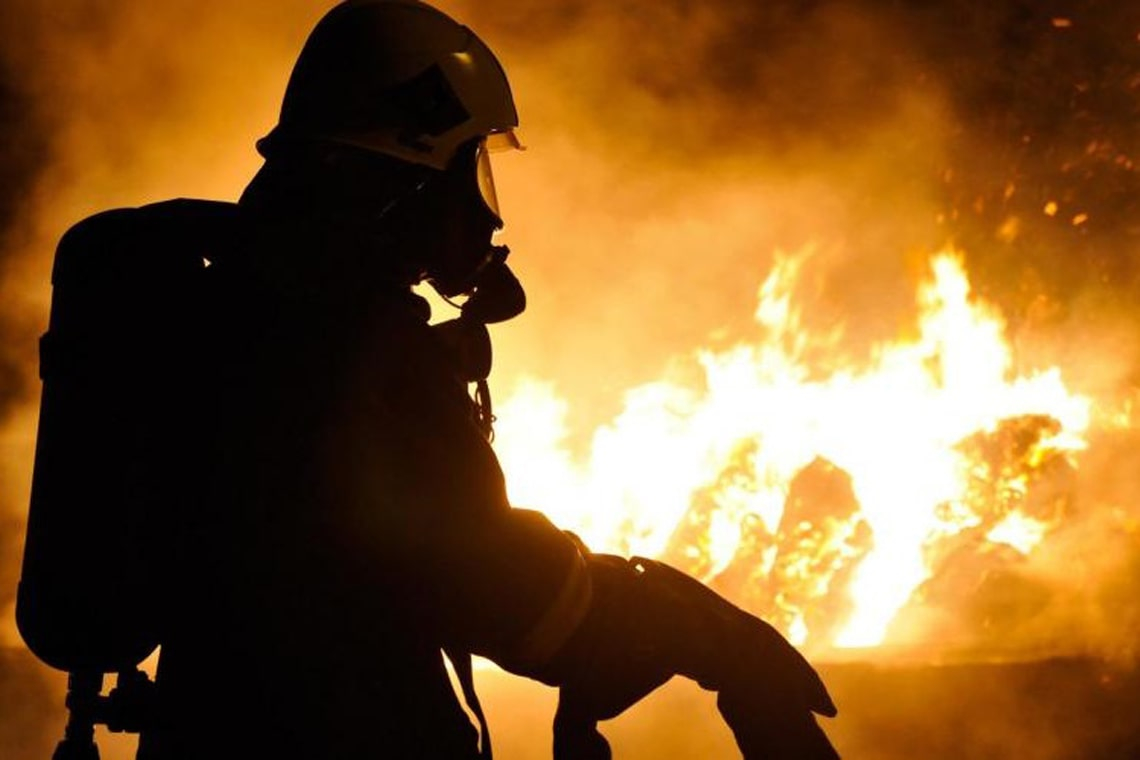 Під час пожежі вогнеборці Коростенщини врятували непритомних чоловіка та дружину