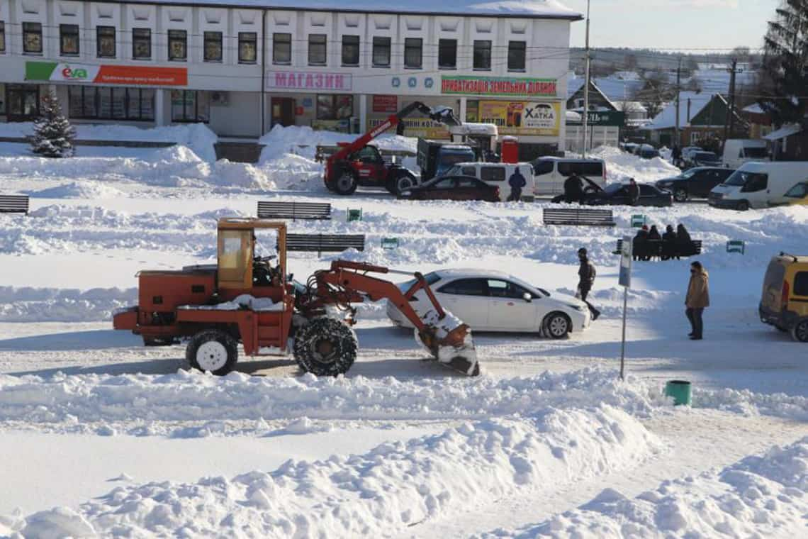 В Олевську за послугу з очищення снігу міськрада готова заплатити 300 тис. грн