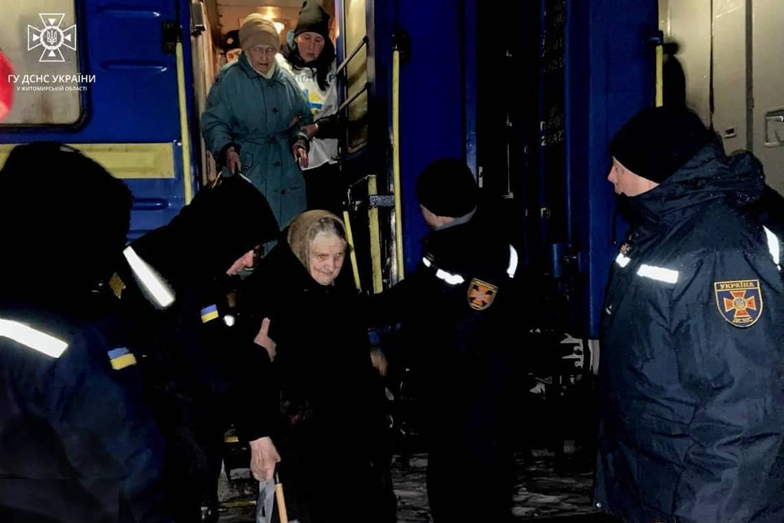 До Бердичева прибув черговий потяг з евакуйованими людьми: троє з 27-ми вирішили поселитися в Олевську