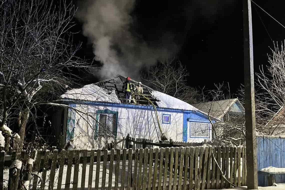 На вихідних у двох селах Овруцької громади горіли будівлі (ФОТО)