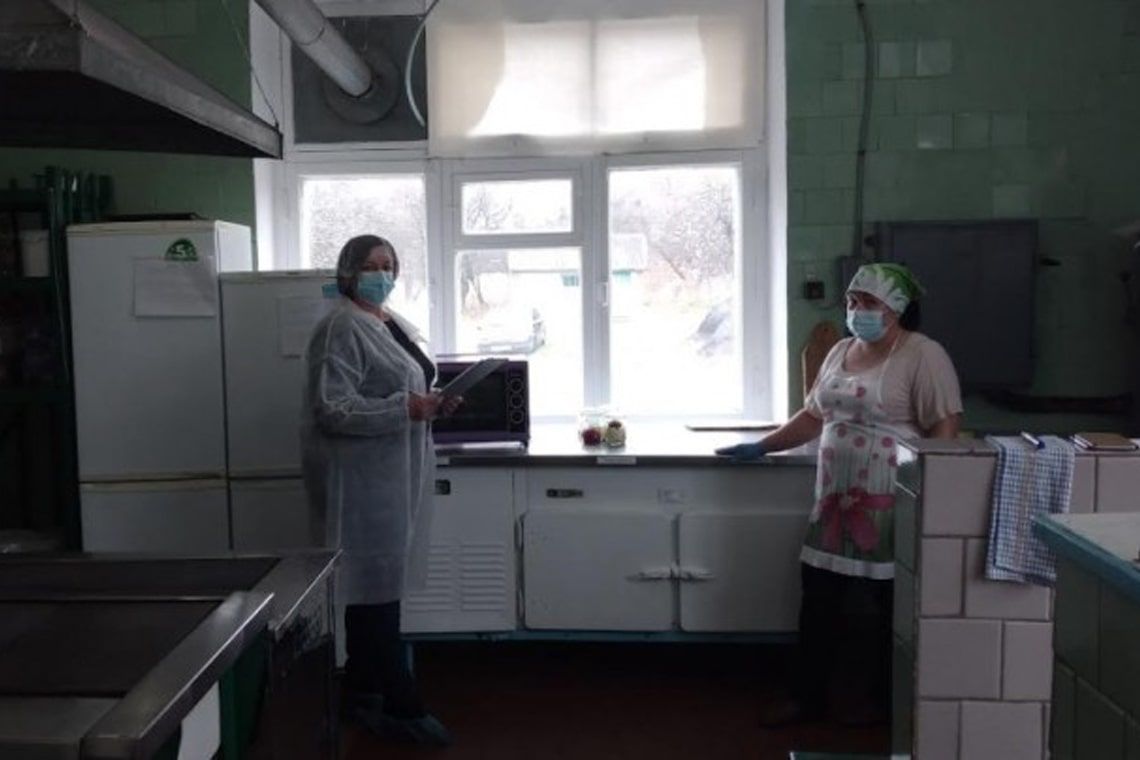 Минулого року на Житомирщині в понад 400 закладах освіти виявили антисанітарію під час перевірок організації харчування