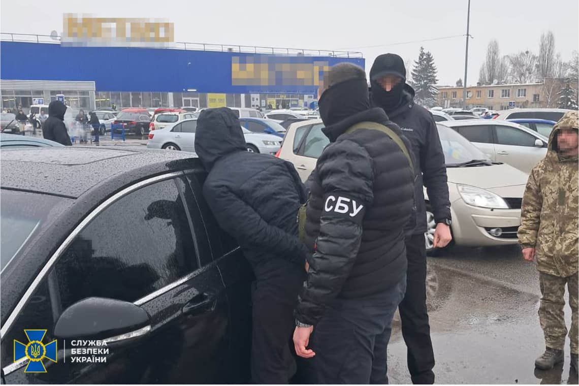 Переправляв ухилянтів за кордон: жителю Житомирщини оголосили підозру