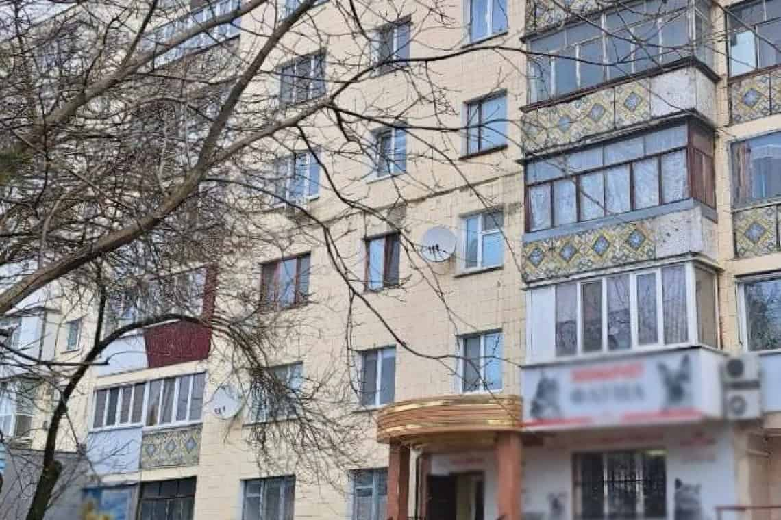 У місті Житомирської області з вікна 9-го поверху випав 5-річний хлопчик
