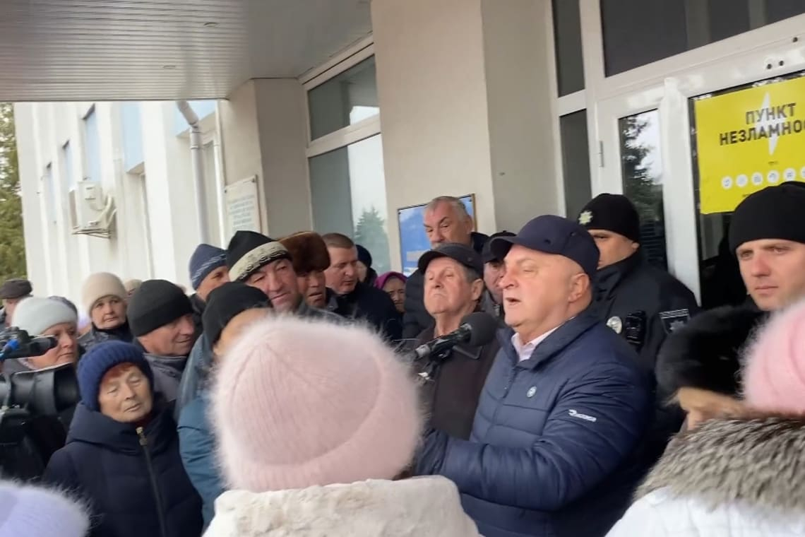 Після мітингу під стінами Коростенської міськради, "чорнобильці" планують перекривати міжнародну трасу