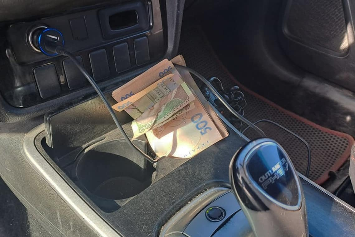 У Малині пасажир п'яного водія Mazda за 8 тис. грн хотів відкупитися від поліцейських
