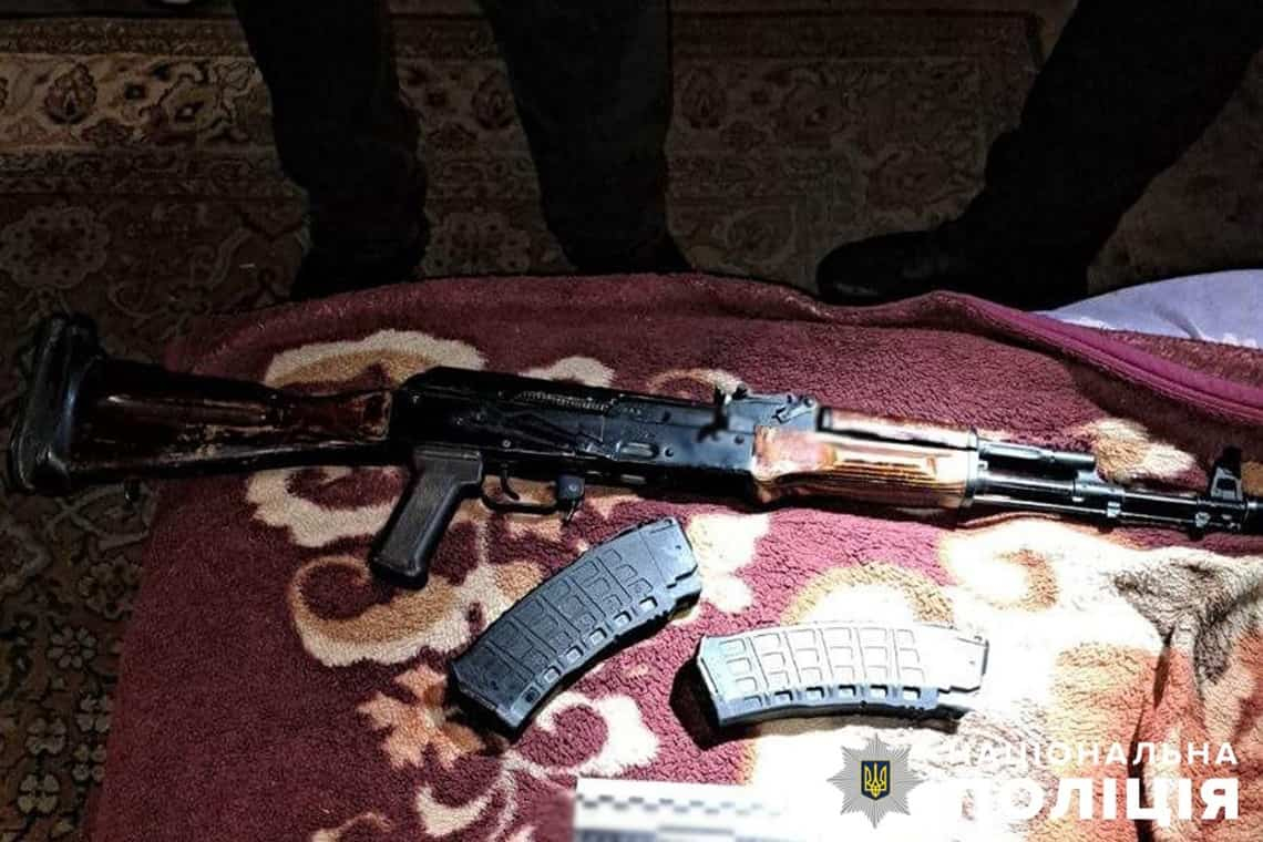 У жителів Народицької громади поліцейські знайшли автомат, газовий пістолет, мисливську зброю та набої