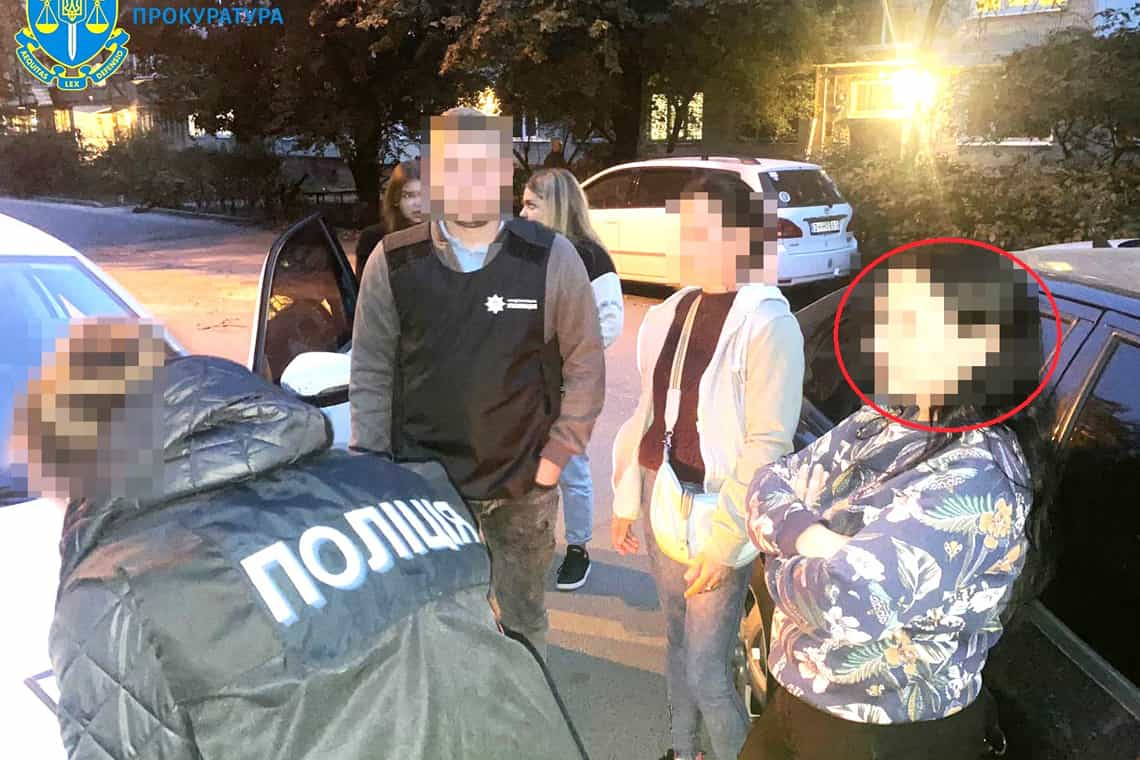 Групу осіб, яких викрили на Житомирщині на продажу неіснуючих авто для ЗСУ, підозрюють у шахрайстві