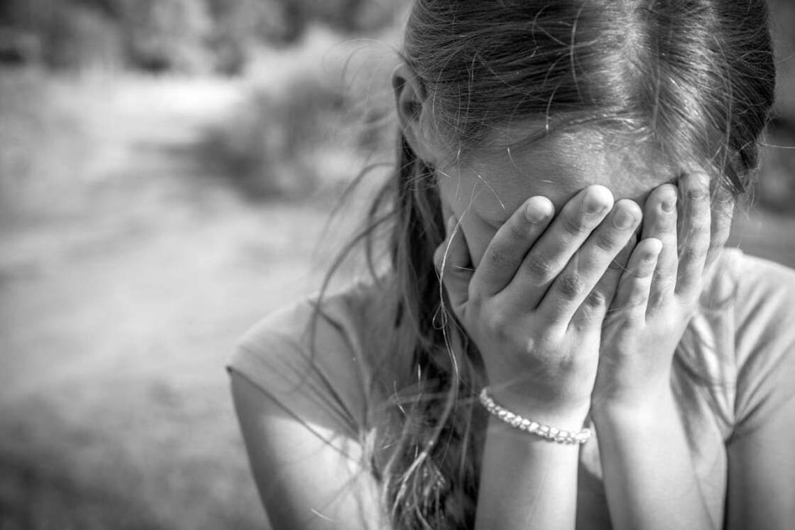 Жителя Житомирської області підозрюють у зґвалтуванні 12-річної падчерки, чоловіка взяли під варту