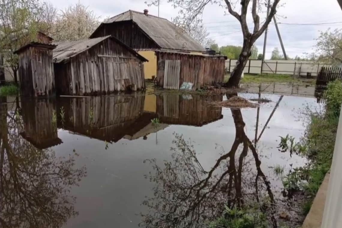 Коростенські рятувальники розповіли про відкачування дощової води та рейди в церквах