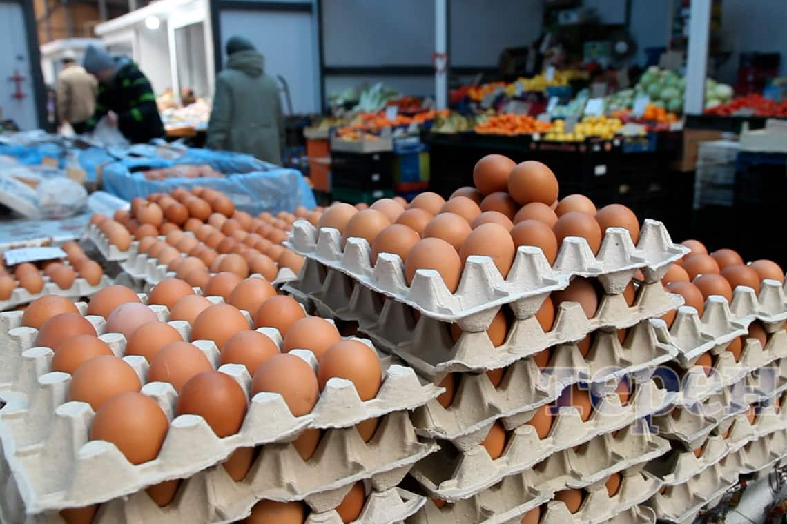 У Житомирській області за місяць здешевшало м'ясо птиці, сало, яйця та молоко