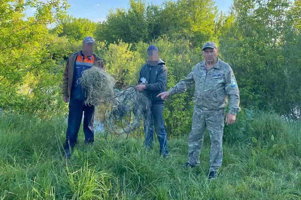 На річках та водосховищах в Коростенському районі виявили порушників риболовлі