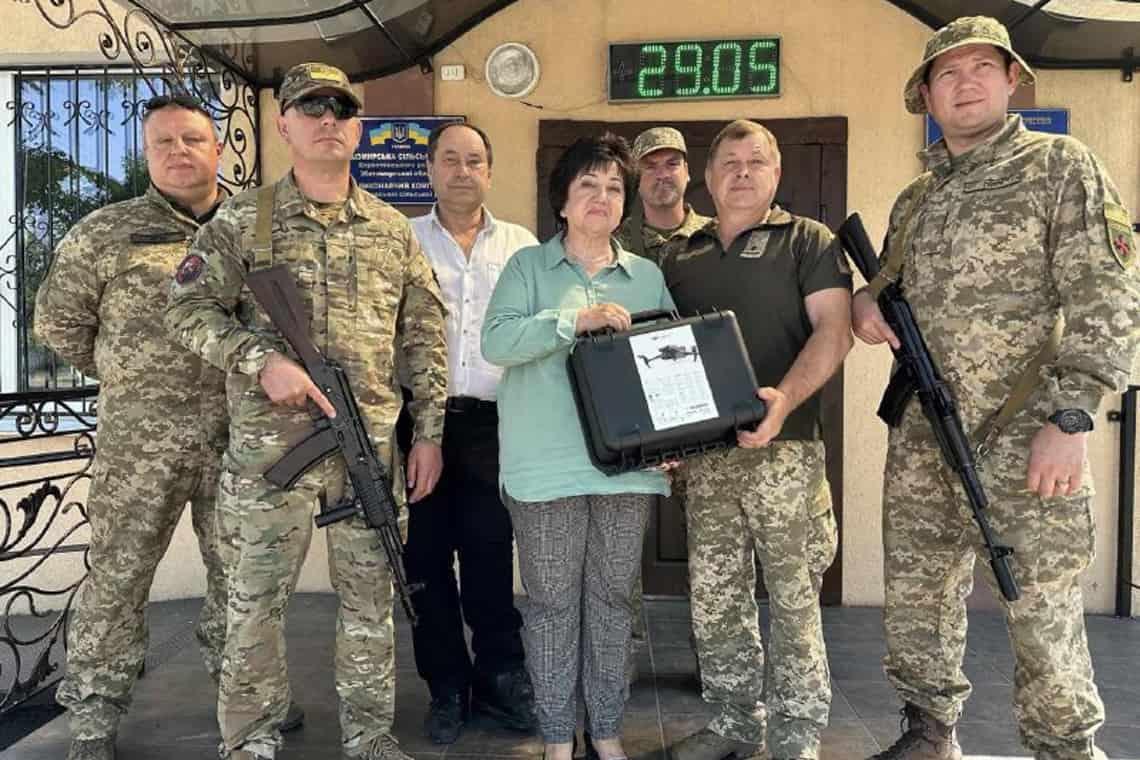 Ушомирська громада передала військомим-захисникам квадрокоптер