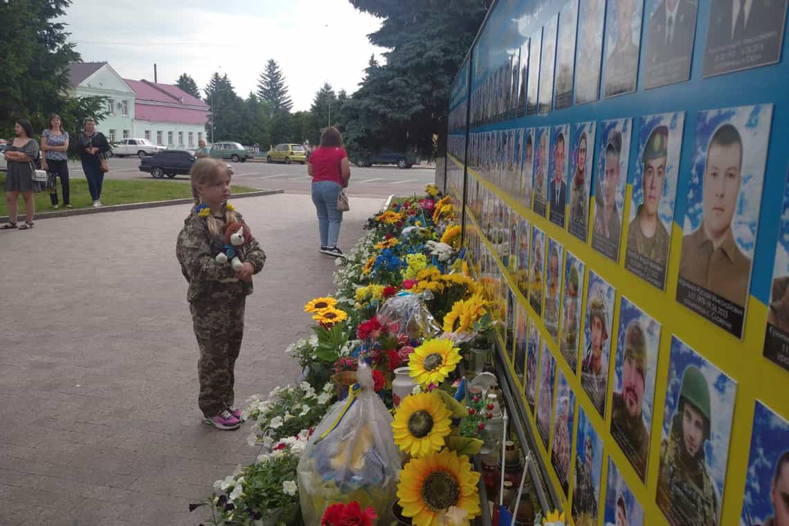 Овручани вшанували пам'ять дітей, загиблих внаслідок російської агресії