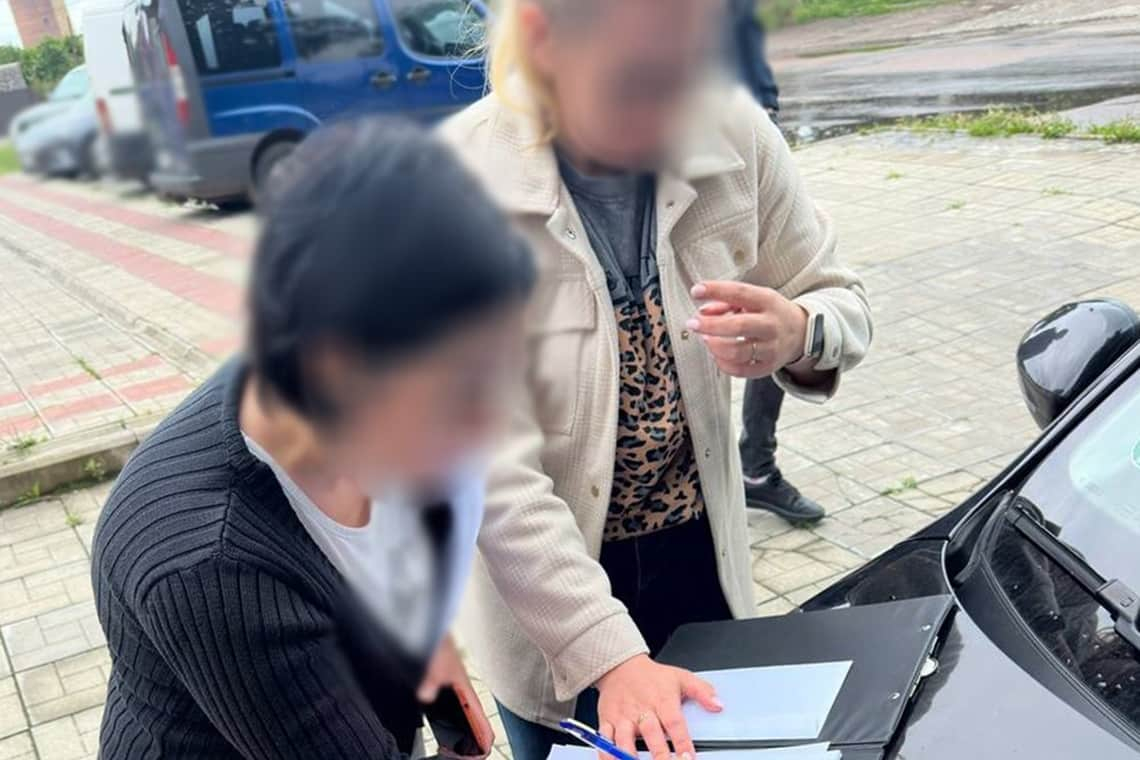 На Житомирщині жінка збирала кошти на організацію випускного для ліцеїстів, але витратила їх на онлайн-казино
