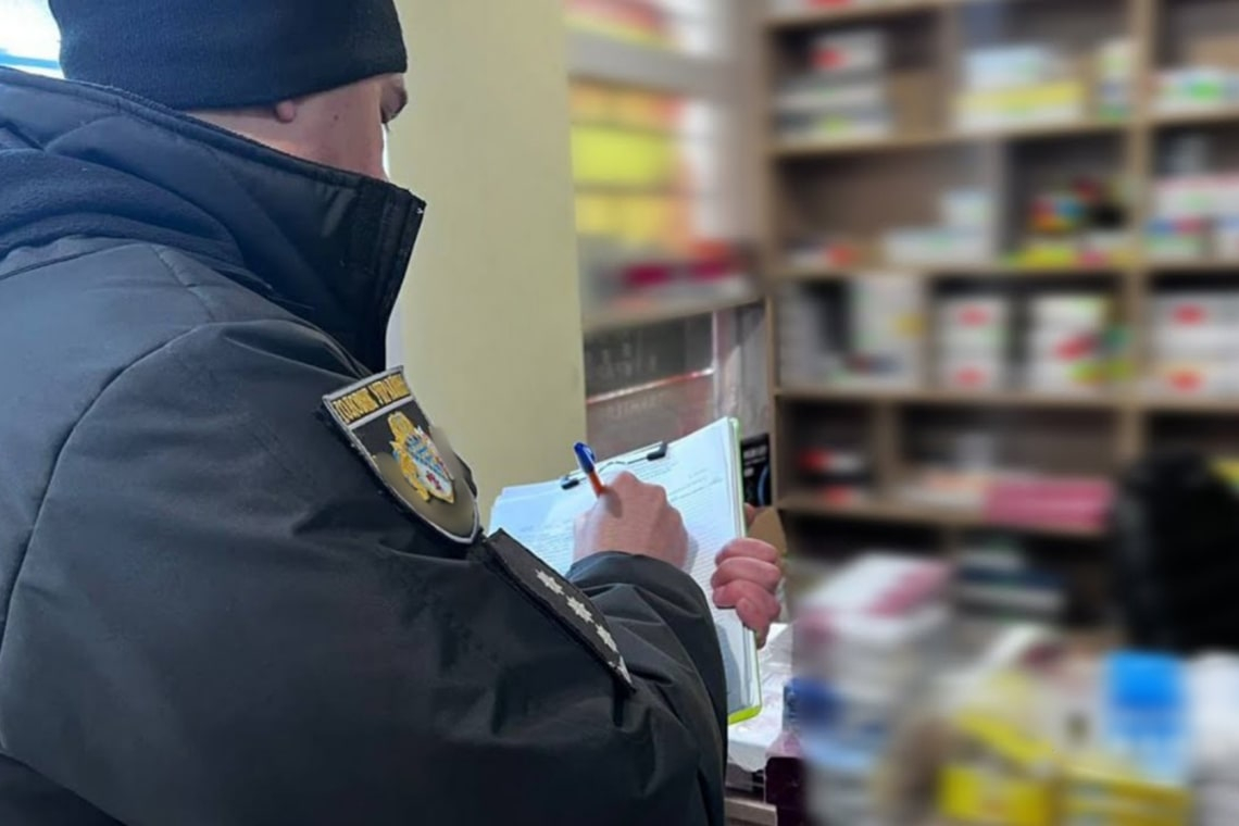 Вилучили цигарки, сумнівної якості, на майже 400 тис. грн -  в Овручі поліцейські перевірили одну з крамниць