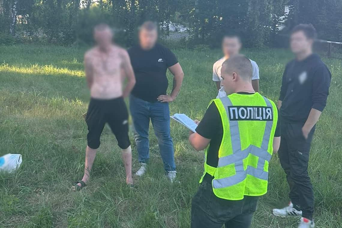 У селі на Житомирщині затримали чоловіка, який продавав гранати