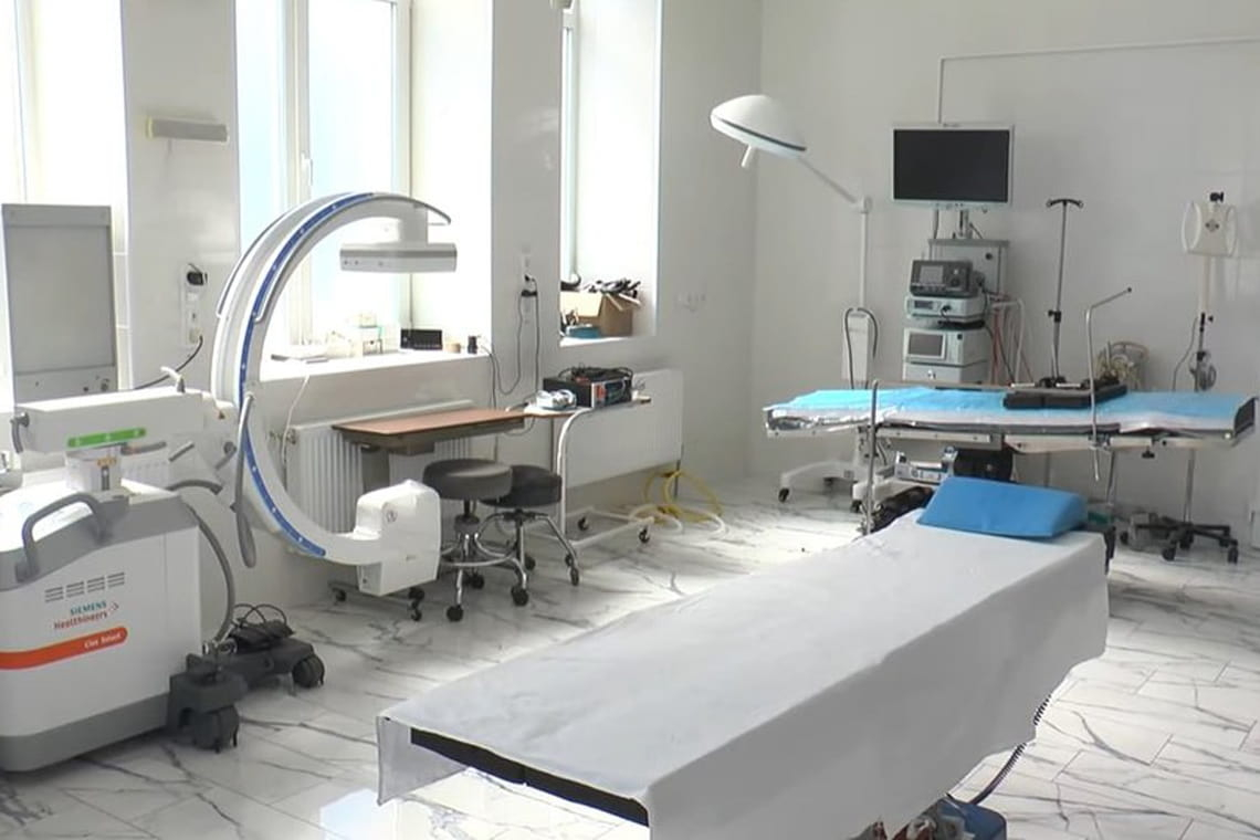 У новому відділенні нейрохірургії в коростенській лікарні за місяць виконали понад 50 операцій на мозку та хребті