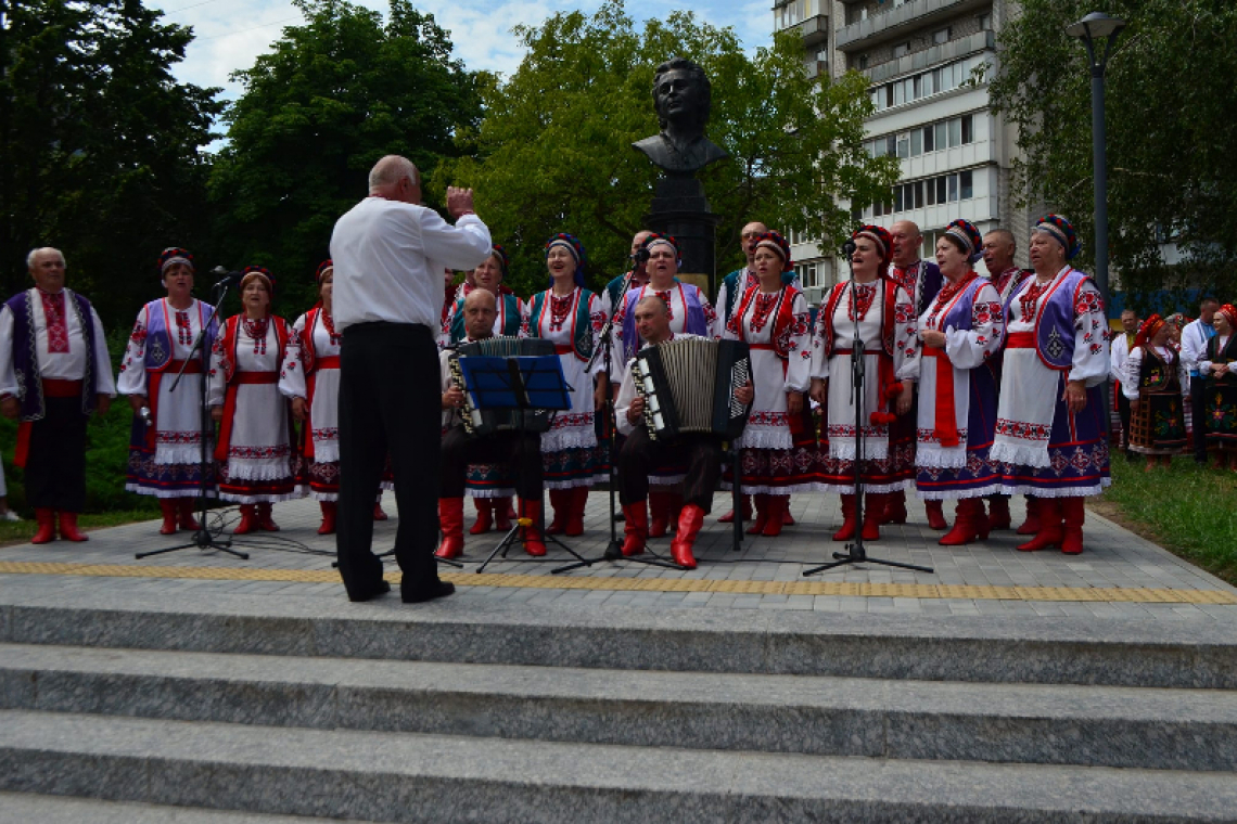 Малинський народний хор взяв участь у відкритті пам'ятника Івану Сльоті