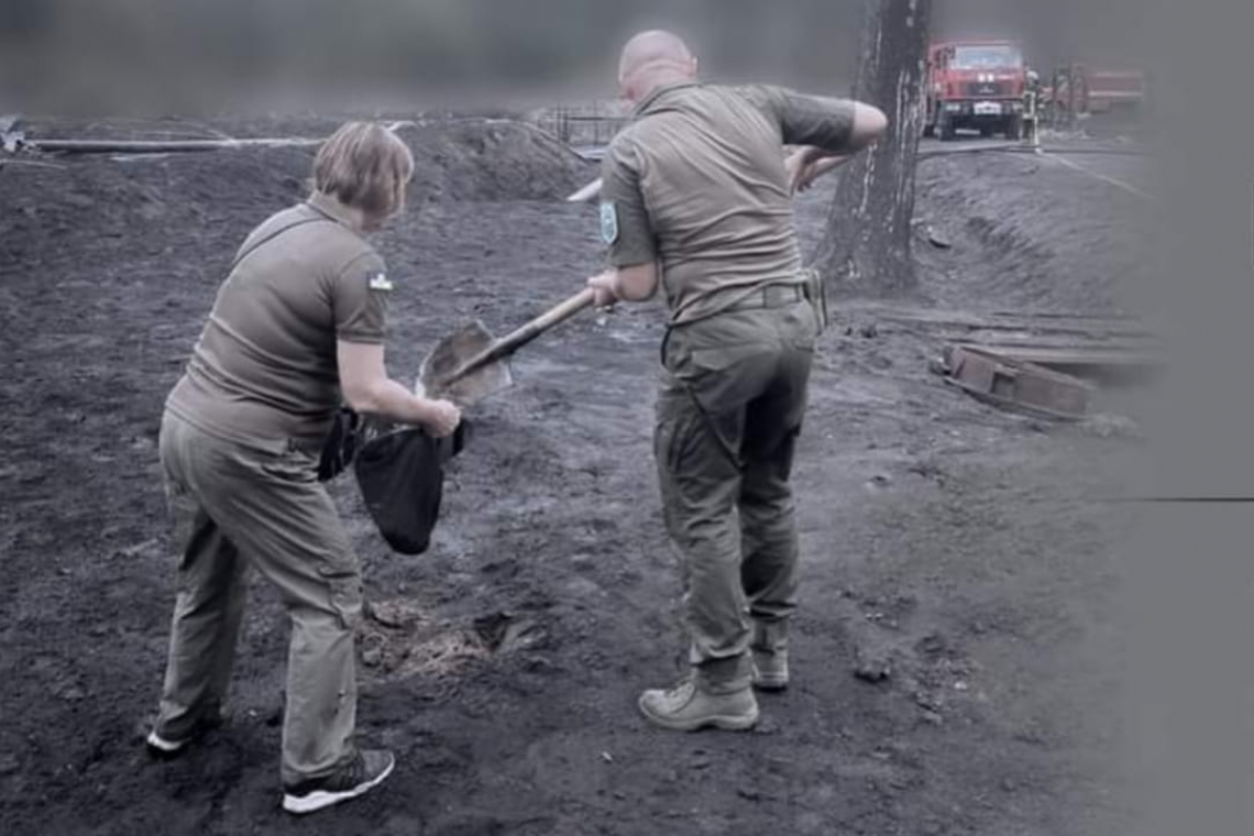 Екологи виїхали на місце падіння уламків ворожих безпілотників на інфраструктурний об’єкт у Житомирській області