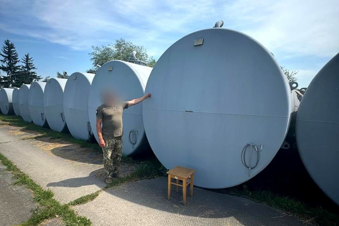 Підприємицю з Житомирщини звинувачують у заволодінні 15 млн грн на продажі неякісних резервуарів для військової частини