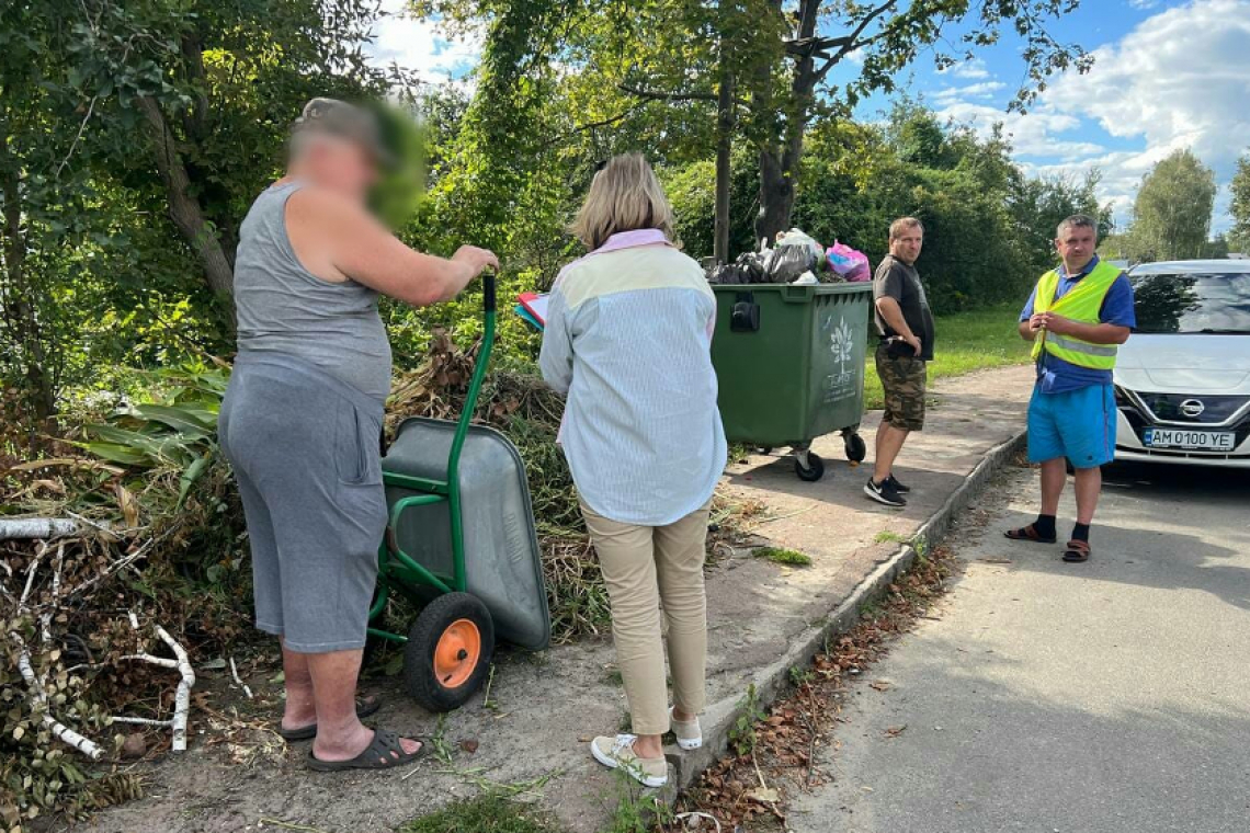 У Малині інспектори з благоустрою продовжують складати адмінпротоколи на порушників