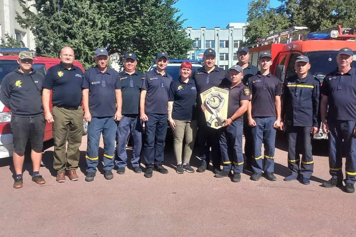 Рятувальники Овруччини отримали від естонських колег автомобіль