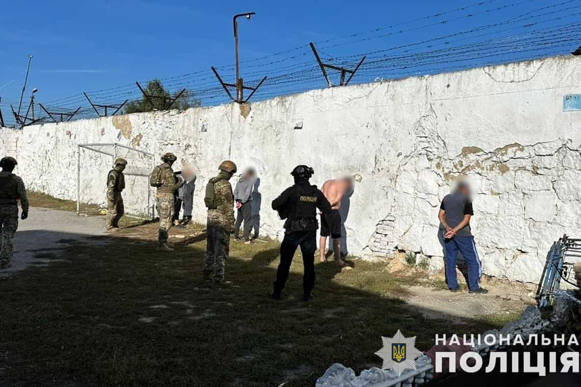 У колонії на Житомирщині блокували організований «смотрящим» наркотрафік