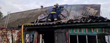 У селі Чоповицької громади горіла господарча будівля: сусіди помітили вогонь та викликали рятувальників