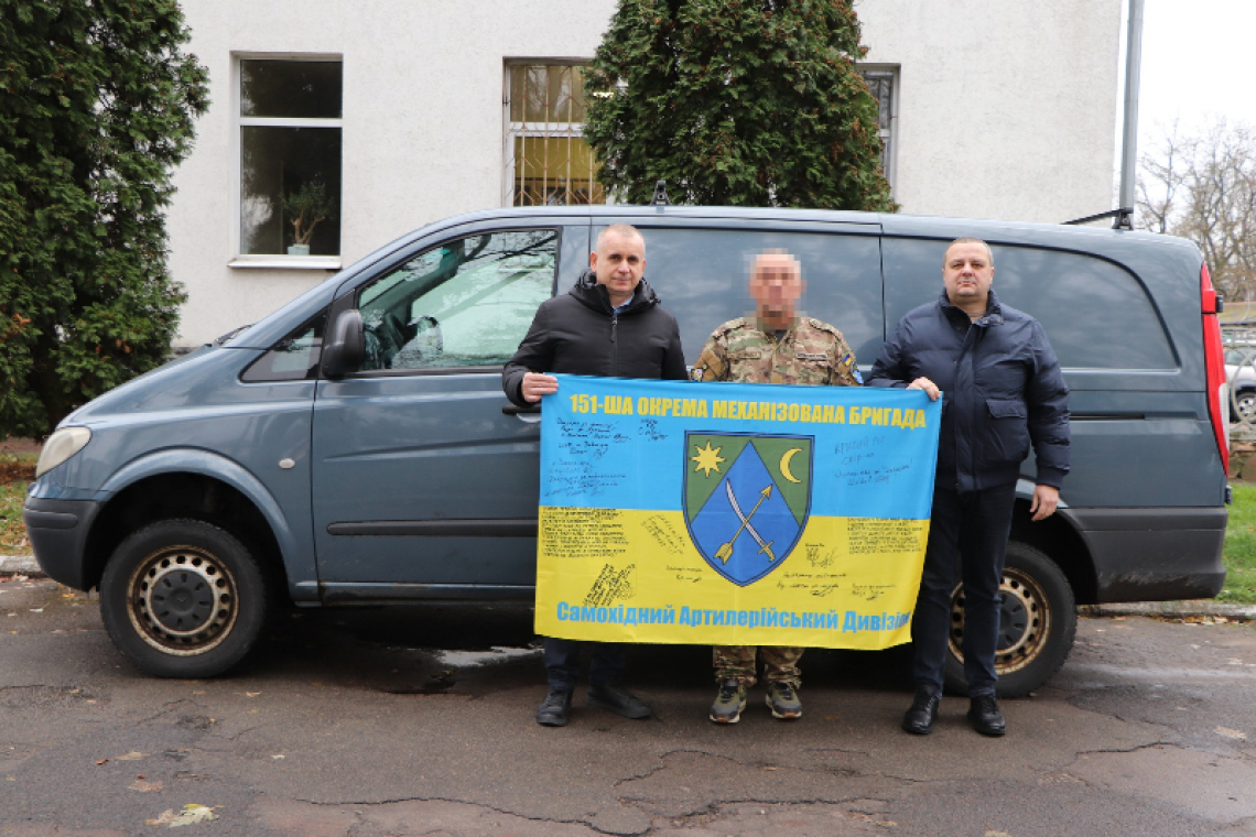 Захиснику з Олевської громади допомогли придбати автомобіль