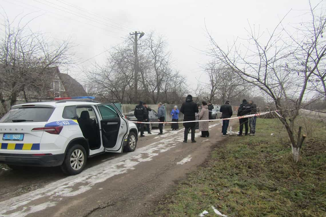 Закатували до смерті людину: на Житомирщині затримали трьох чоловіків, які різали та стріляли в чоловіка