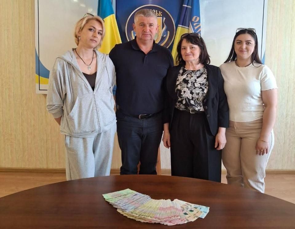Учні та викладачі Олевської музичної школи провели звітні концерти та зібрали майже 20 тис. грн на потреби ЗСУ