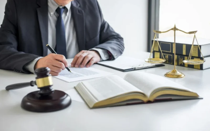В Овручі чоловіка судитимуть за переслідування колишньої співмешканки всупереч судовій забороні