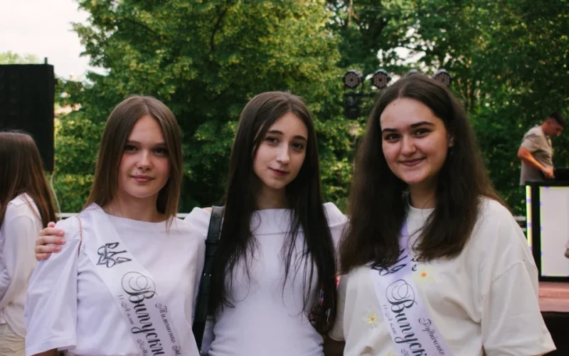 Випускники Коростенської громади відсвяткували Prom party–2026 у парку «Древлянський»