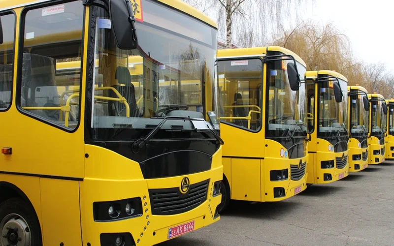 У Житомирській ОВА пранують закупити шкількі автобуси для громад Коростенського району